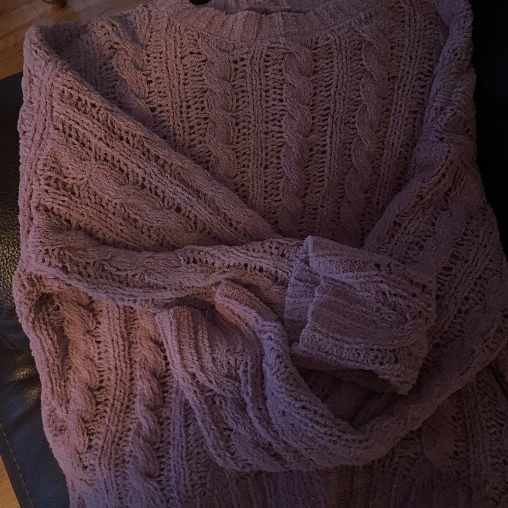 American Eagle Sweater